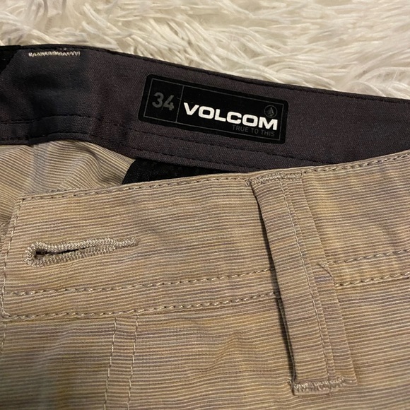 Tan Volcom shorts, size 34 - Picture 3 of 4
